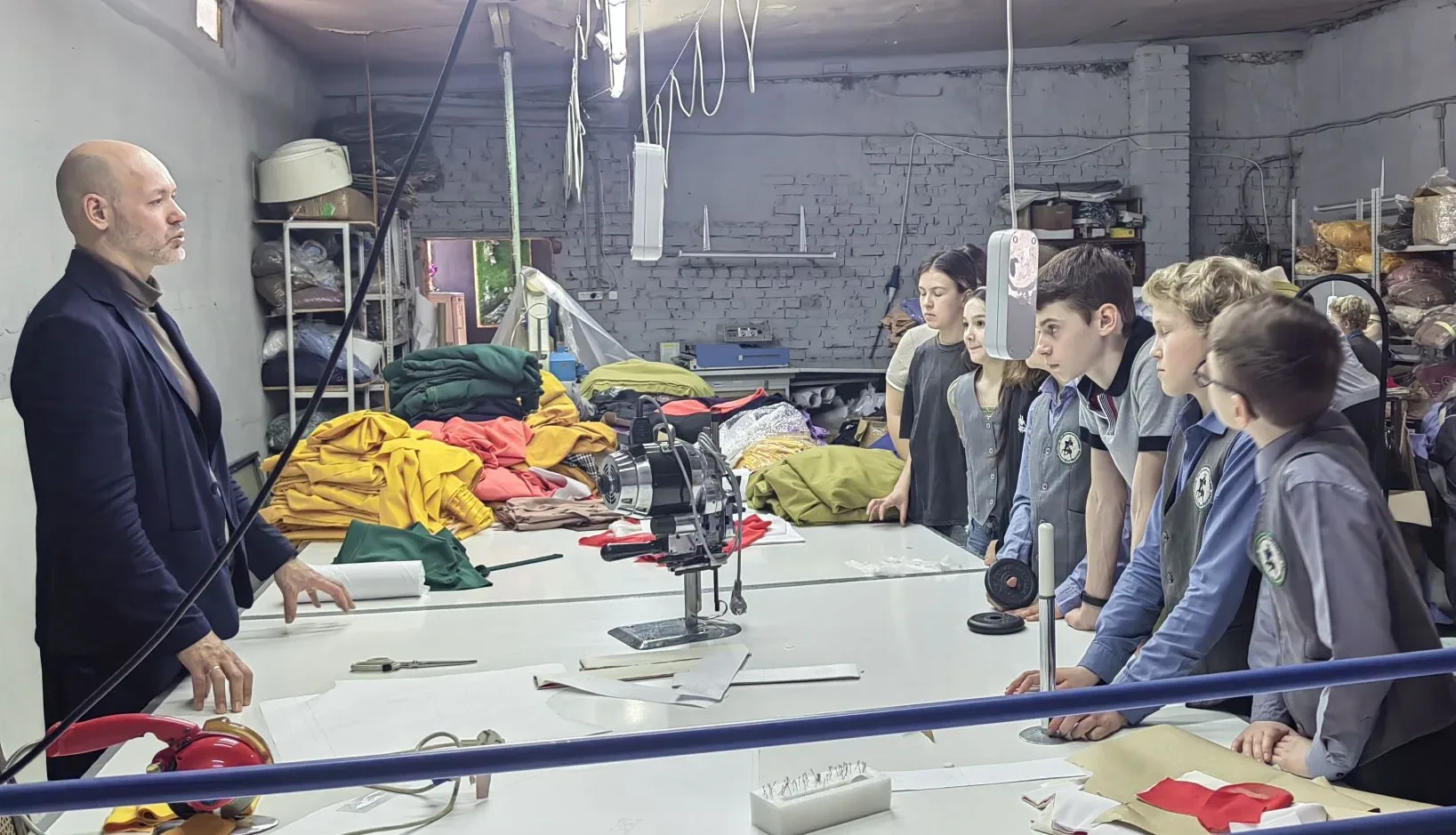 Экскурсия на швейное производство компании «Otli».👗 28 марта ребята 6 класса посетили ...