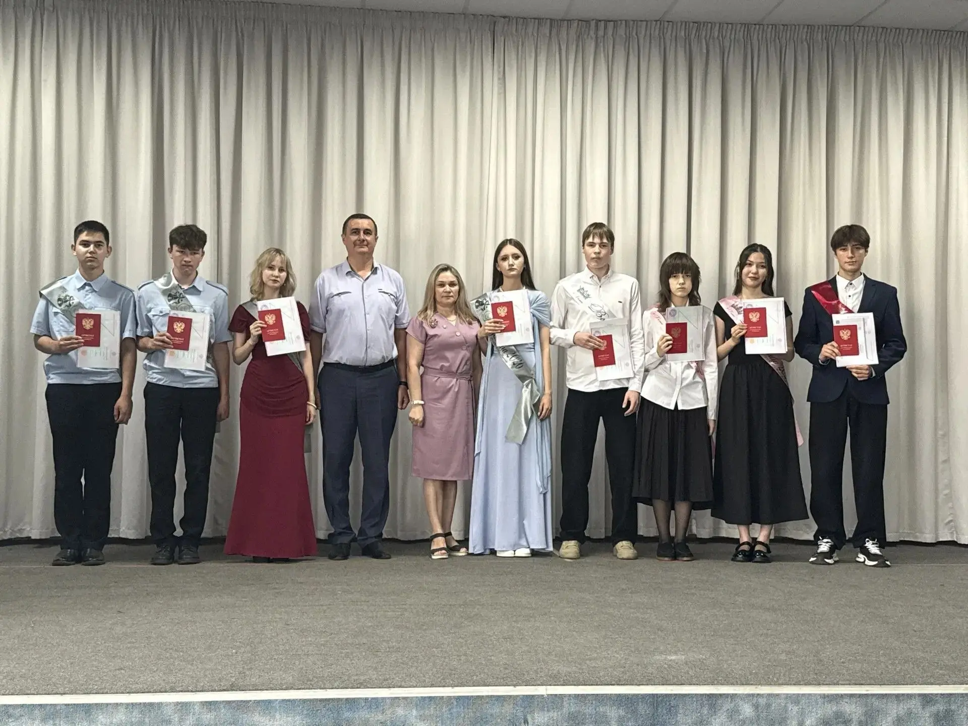 ✨Торжественное вручение аттестатов выпускникам 9‑х классов! 

💥Сегодня в нашей школе особенный день