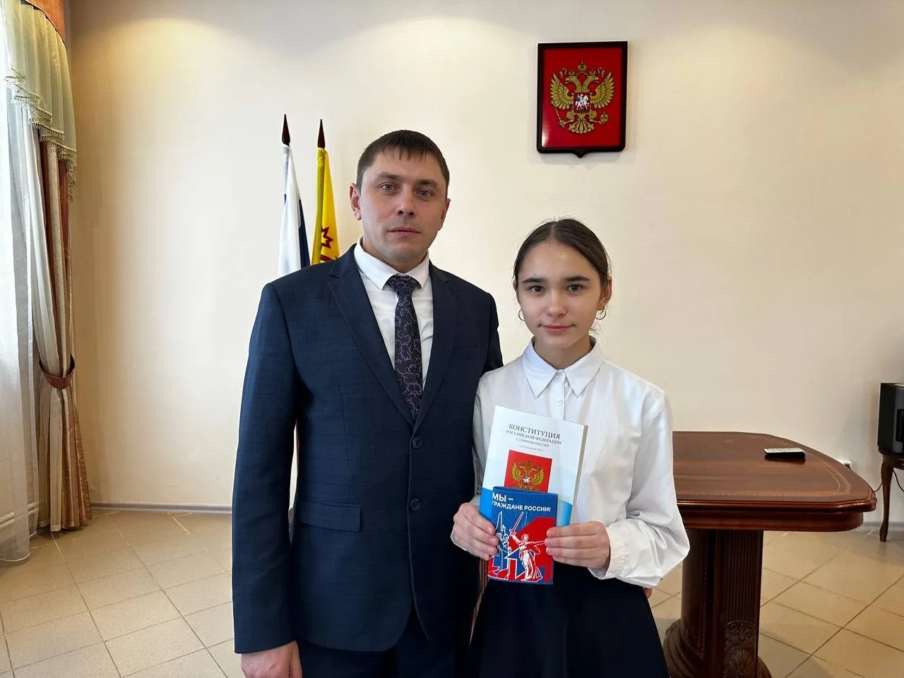 Первые паспорта в День Конституции России   🇷🇺 12 декабря в Миграционном пункте отделения полиции «Я