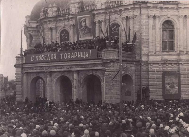 Первый праздник в честь Великой Победы прошел в Тамбове 9 мая 1945 года.