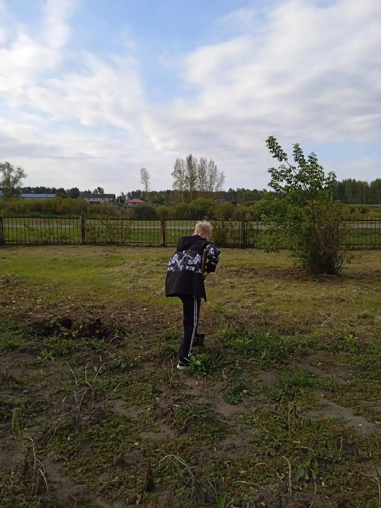 Пока погода радует теплом, наши ребята из 5–7 классов времени зря не теряли — вышли на ...