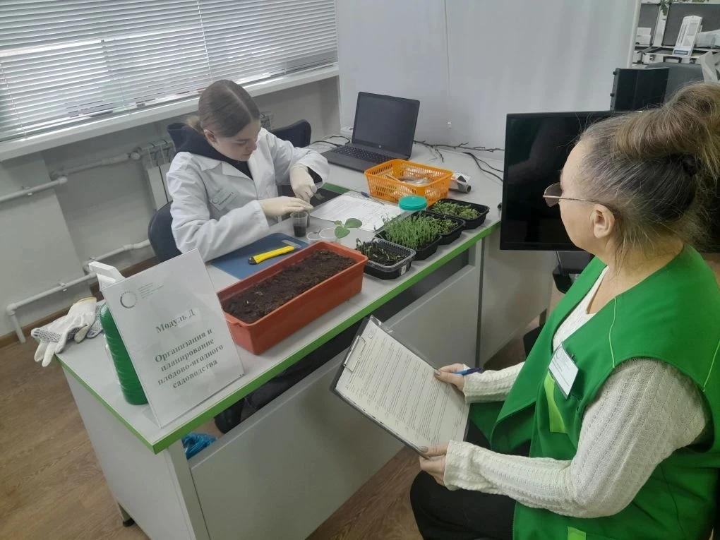 Наша Алена — среди лучших юных агрономов области!  С гордостью сообщаем: ученица 10 класса Татановск