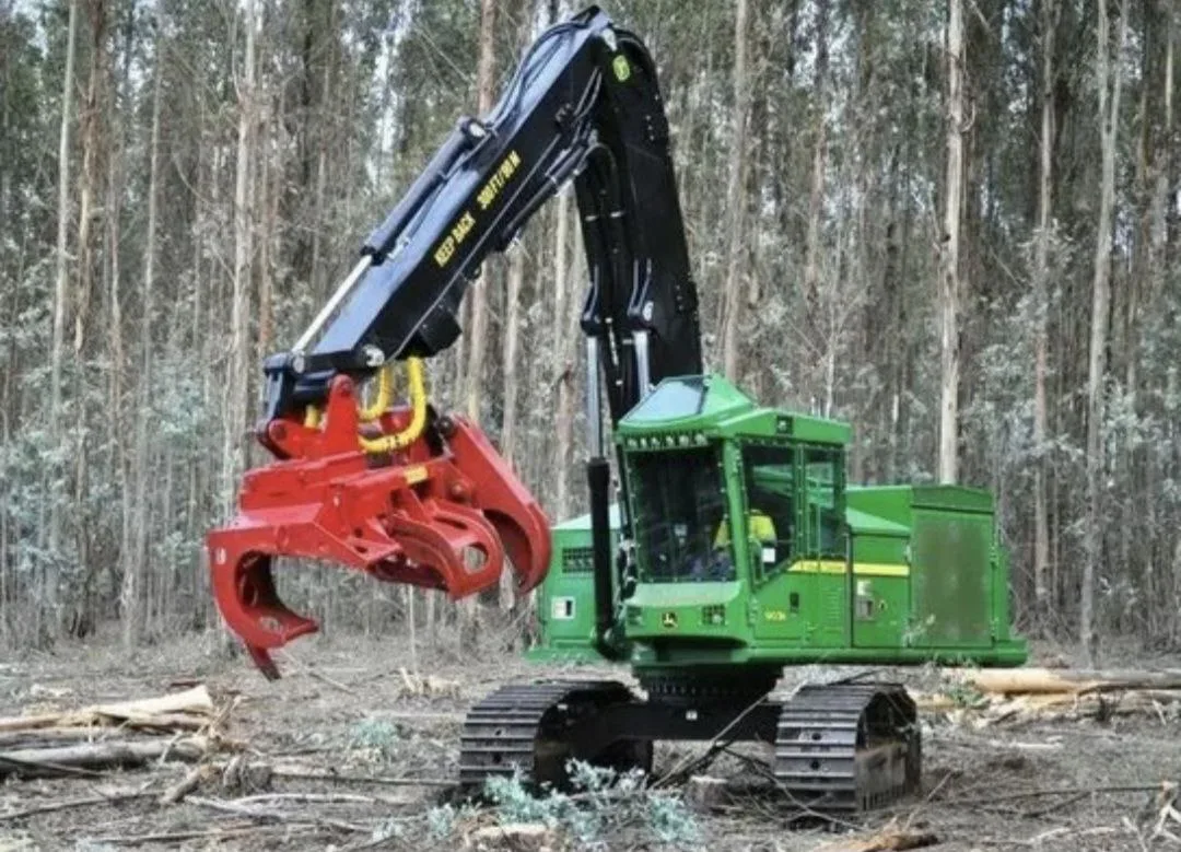 📌Здравствуйте!  На ЛЗУ в г. БРАТСК требуются: ОПЕРАТОР ВПМ.  🚜 John Deere 903М 💰ЗП 35₽/м³ 📅 Вахта 15