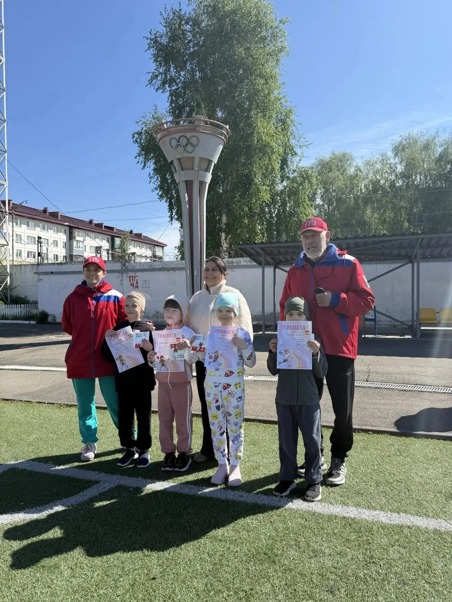 🏃‍♂️🏃‍♀️ Дошкольники на стадионе «Юбилейный» — и это не просто прогулка!