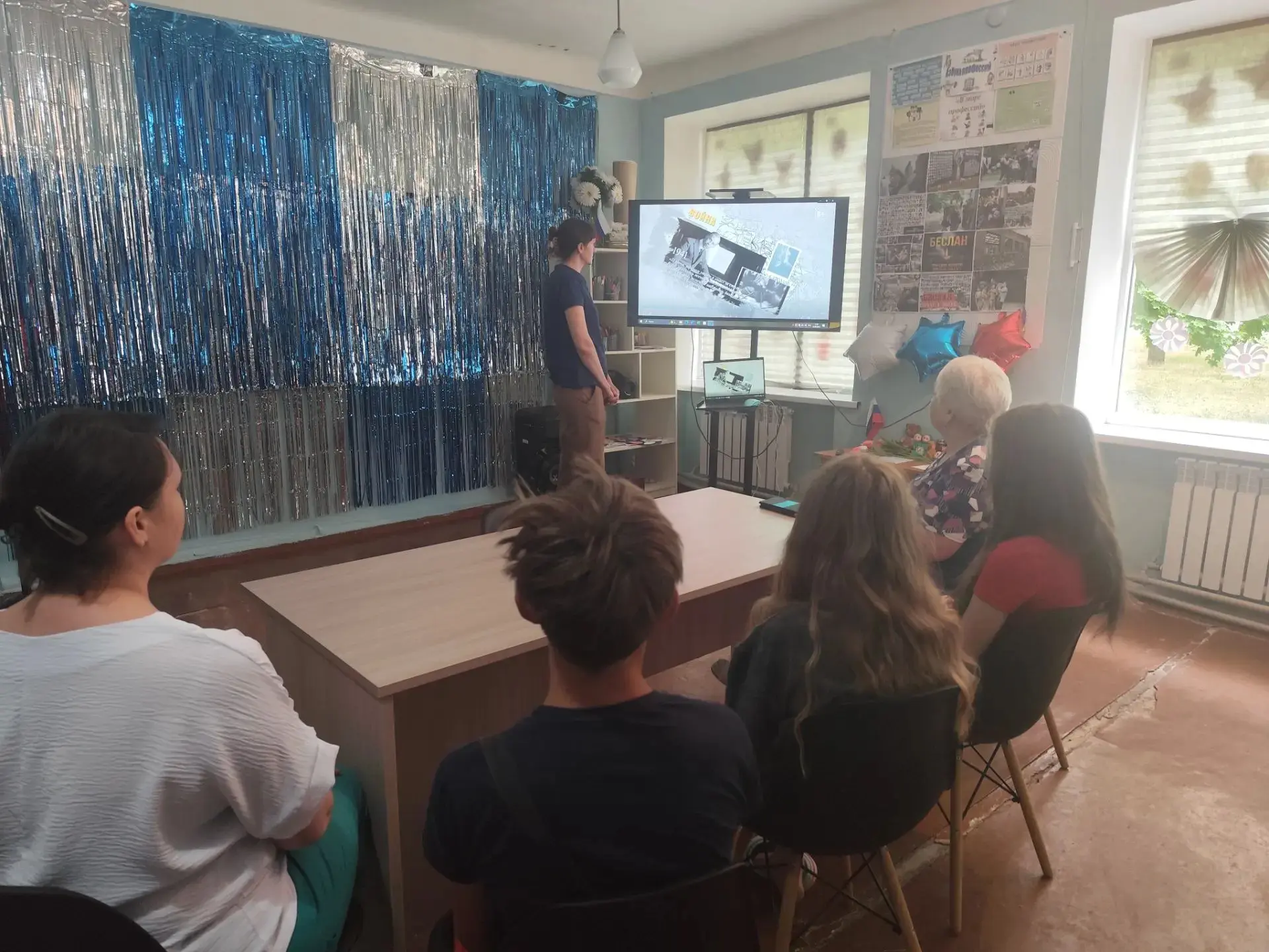 25.06.2026 года 
В МБУ" Октябрьском СДК" прошёл просмотр фильма посвященный С.С.Прокофьеву.

С.С. Пр