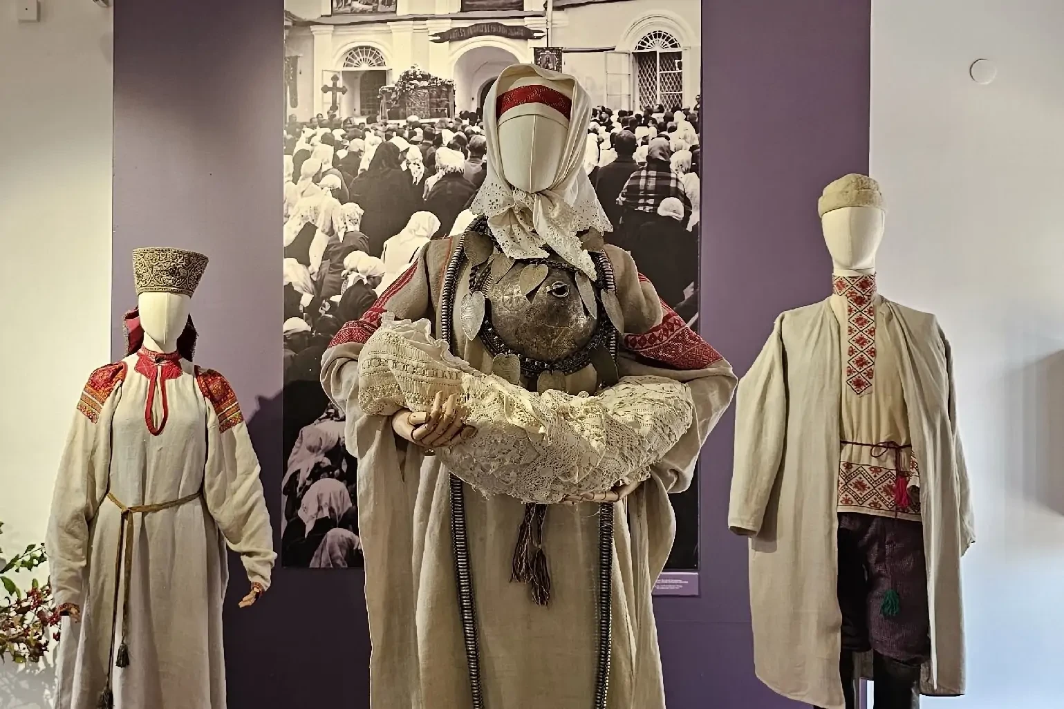 Карельские «Кижи» поддержали выставку об исчезающем культурном наследии народа сето