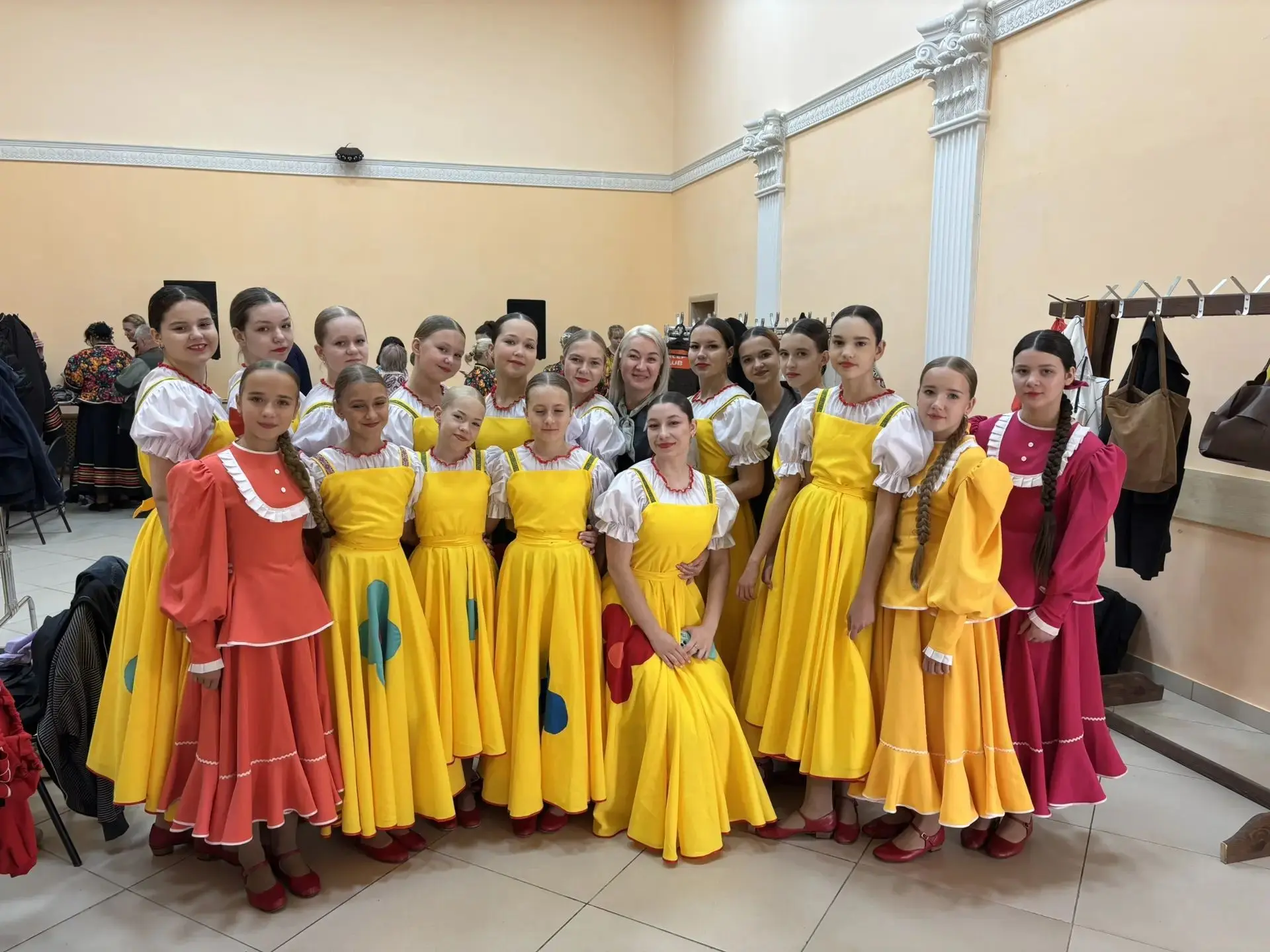 Участники хореографического коллектива Карусель"(рук. Оксана Михайловна Матюшина) приня...