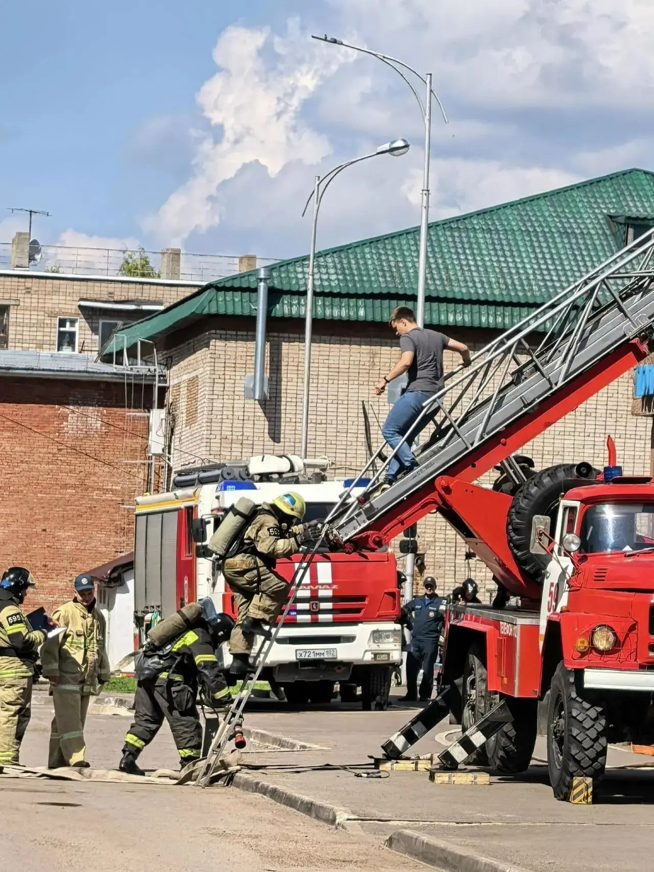 🚒 В поликлинике Бирской ЦРБ произошел пожар. Пациентов и коллектив эвакуировали.
 
К счастью, это в
