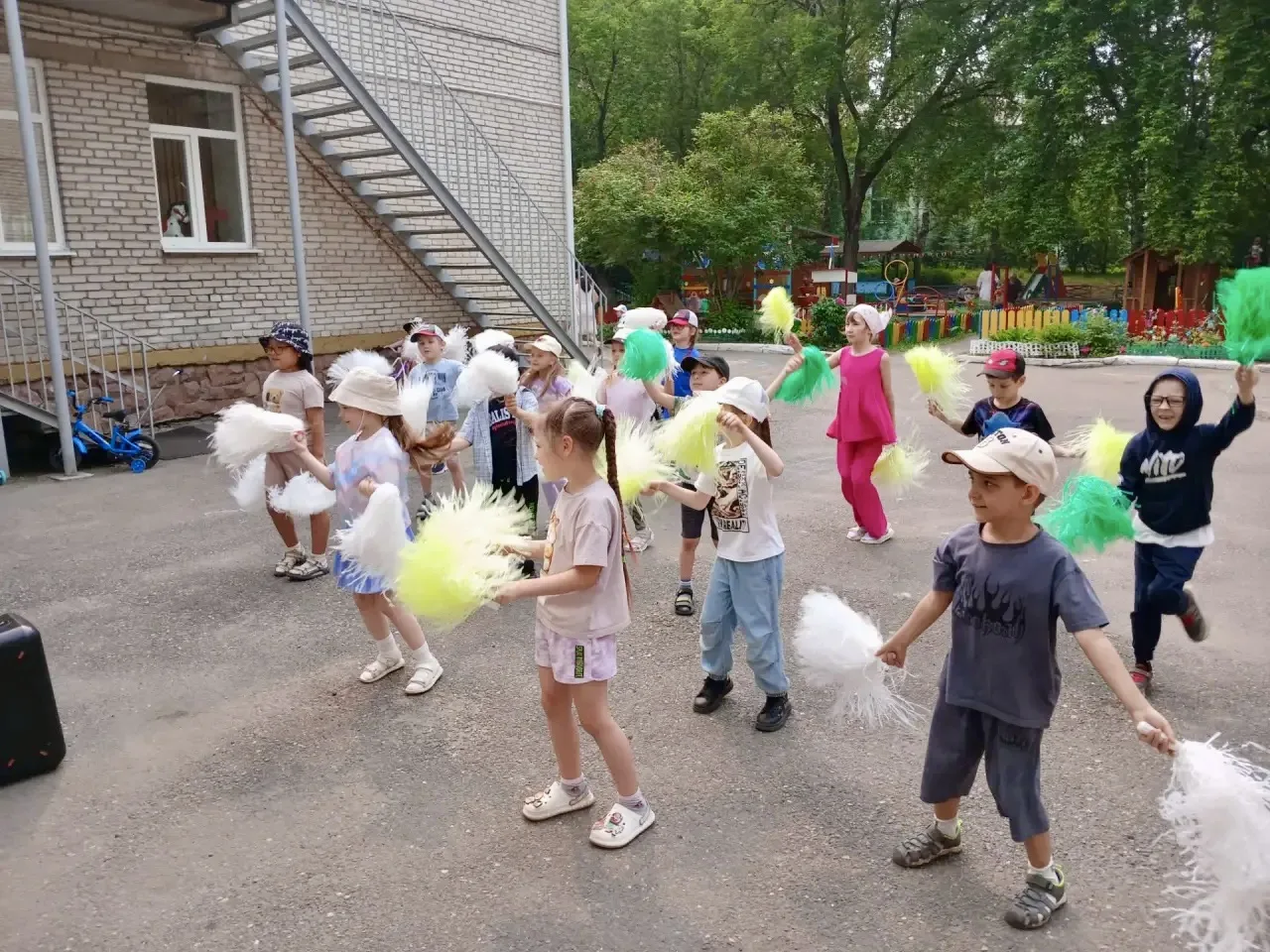 Какой же светлый и радостный у нас сегодня был день! ☀️ Мы отмечали Праздник Ромашки, и он прошёл пр