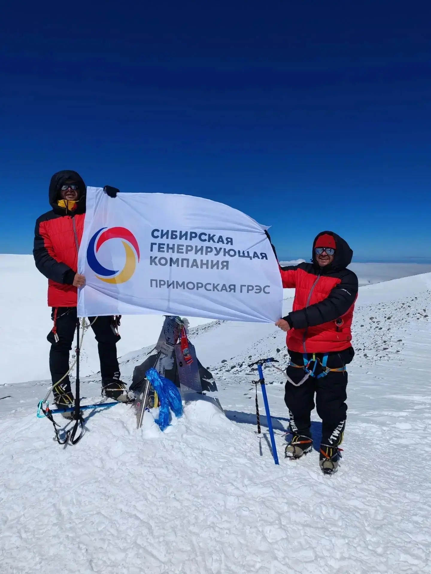 🏔️ Высота 5621 метр: энергетик Приморской ГРЭС покорил Эльбрус