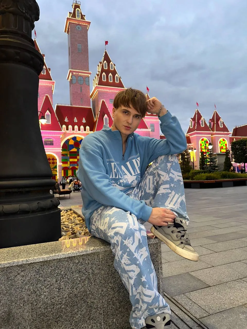 Заходи на эфир с Даком из Kikido к нам в Likee 😍