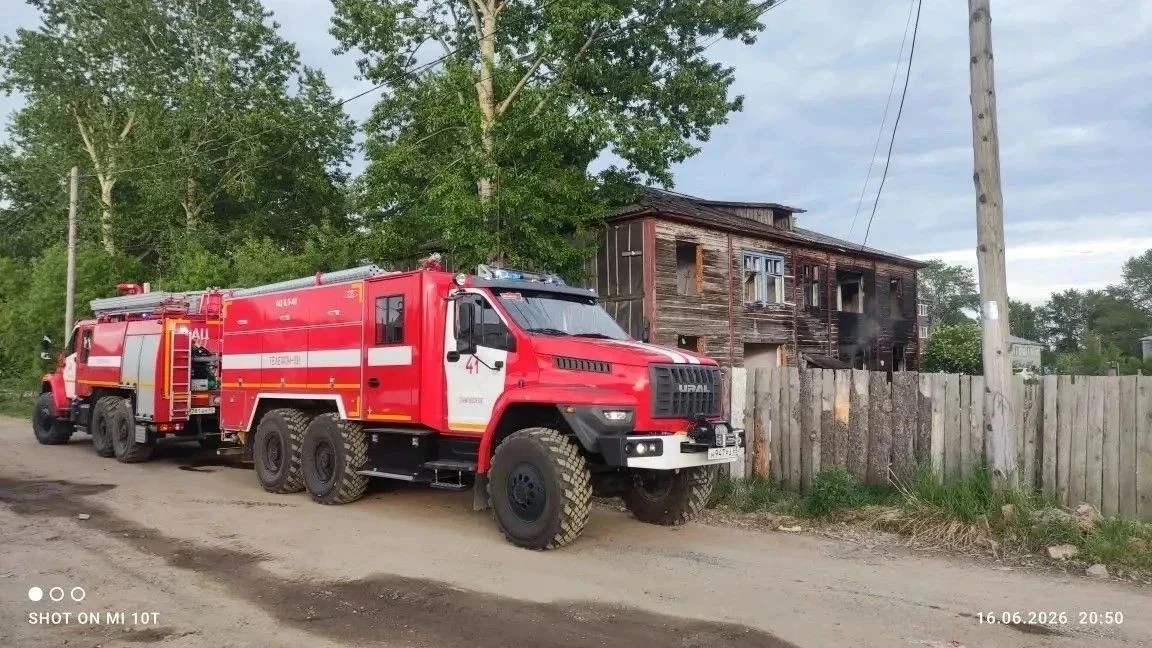 🔥 В Тымовском внезапно загорелась квартира в заброшке

Пожар произошёл в нежилом двухэтажном доме №