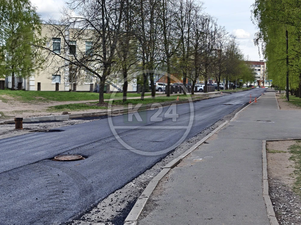 🚧 На улице Химиков уже появился первый слой асфальта 🙌  И ещё одна хорошая новость — подходят к заве