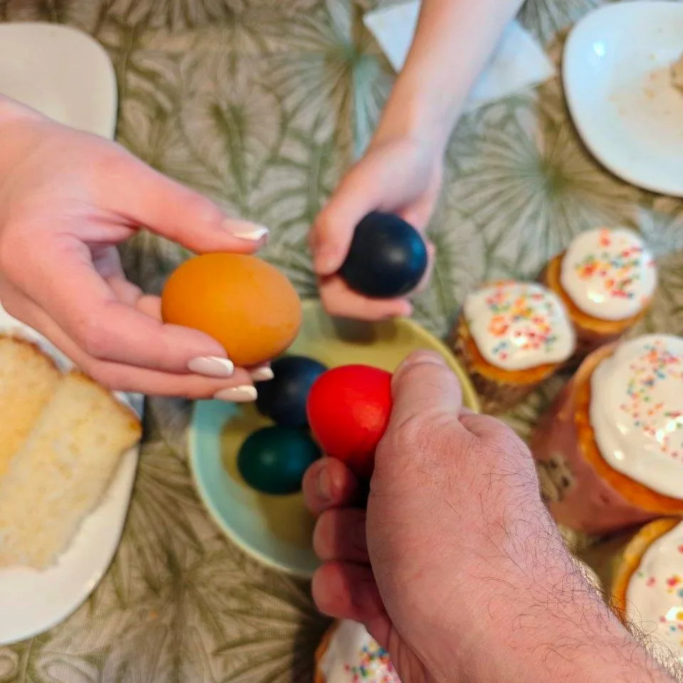 🧁 Мои жена и младшая дочь каждый год в день перед Пасхой делают пасхальные куличи и кр...