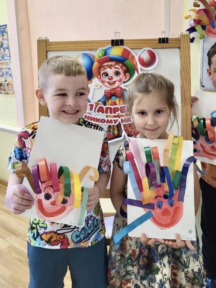 🎨 Творчество в День смеха  В самый весёлый день в году — 1 апреля — воспитанники средней группы дошк