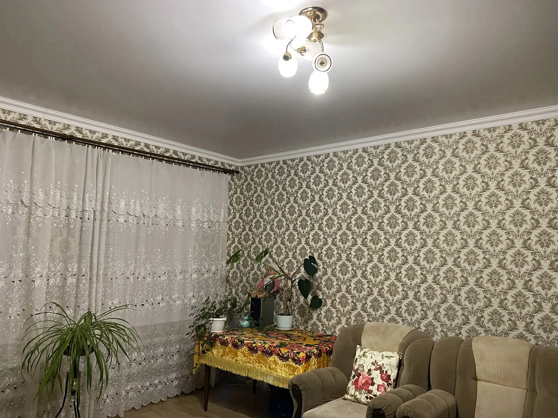 Продам дом в с. Заря  128 м2 Все удобства. 5 жилых комнат, большая кухня, комнаты все раздельные  Дв