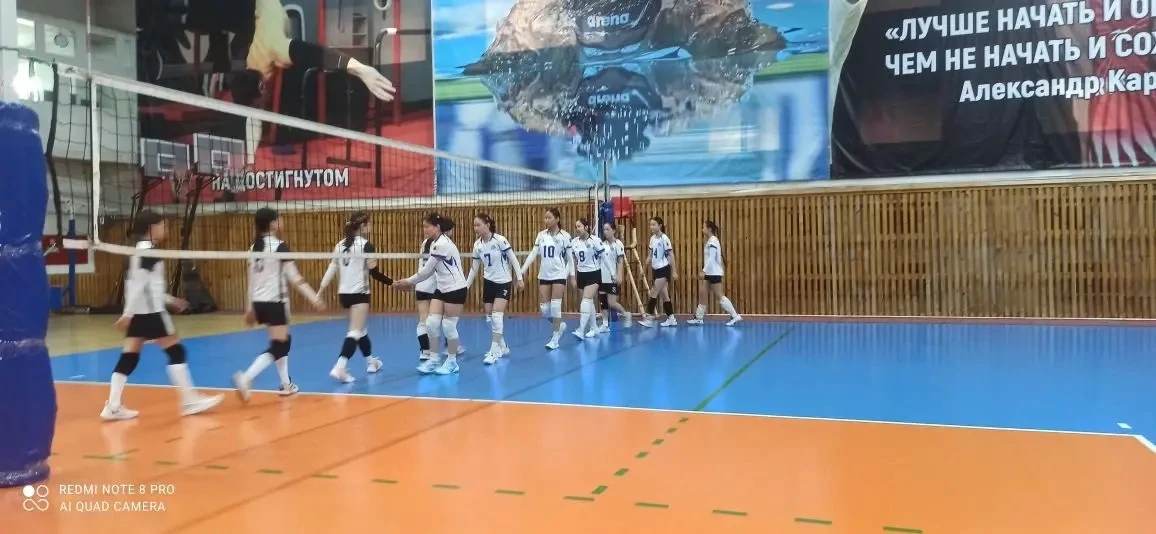 🏆 Команды юношей и девушек нашей школы стали лучшими на первом этапе Всероссийского волейбольного ту