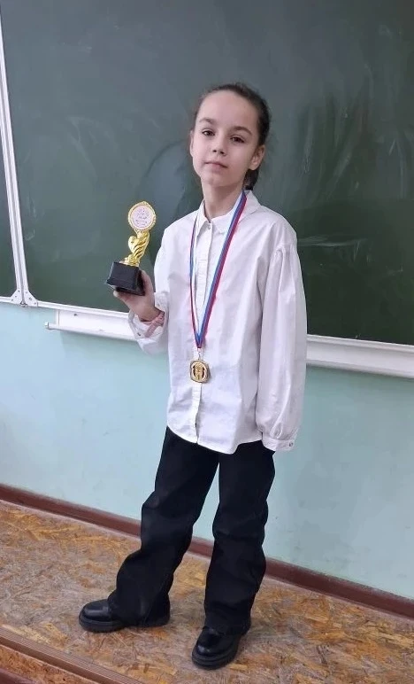 СПОРТ – ЭТО МИР!   Во 2 «В» классе ребята, участники трека «Орлята России», собрались на занятие по 