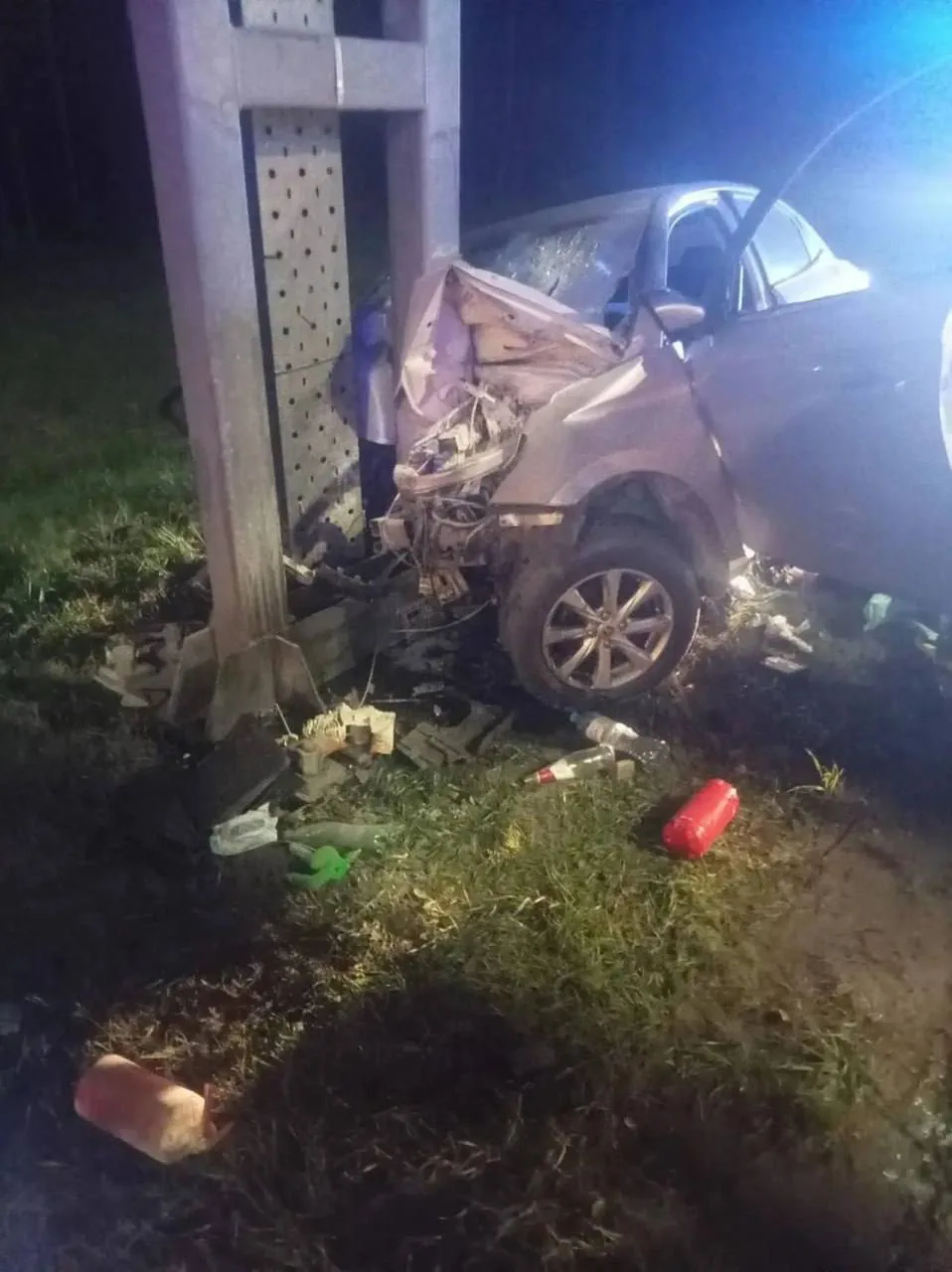 Один человек погиб, двое пострадали в аварии в Ленобласти.