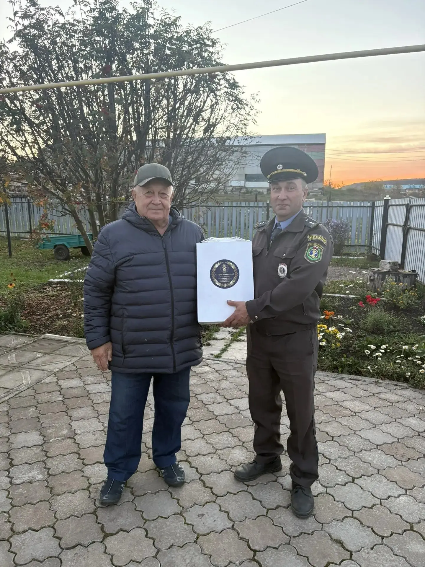 Халыкара өлкәннәр көне уңаеннан Дәүләт техника күзәтчелеге бүлеге хезмәткәрләре үзләрен...