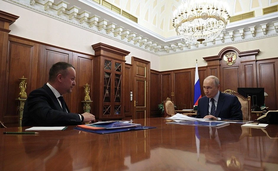 Путин поручил проработать ВСМ через Нижний Новгород.

Министр транспорта РФ Андрей Никитин на встреч