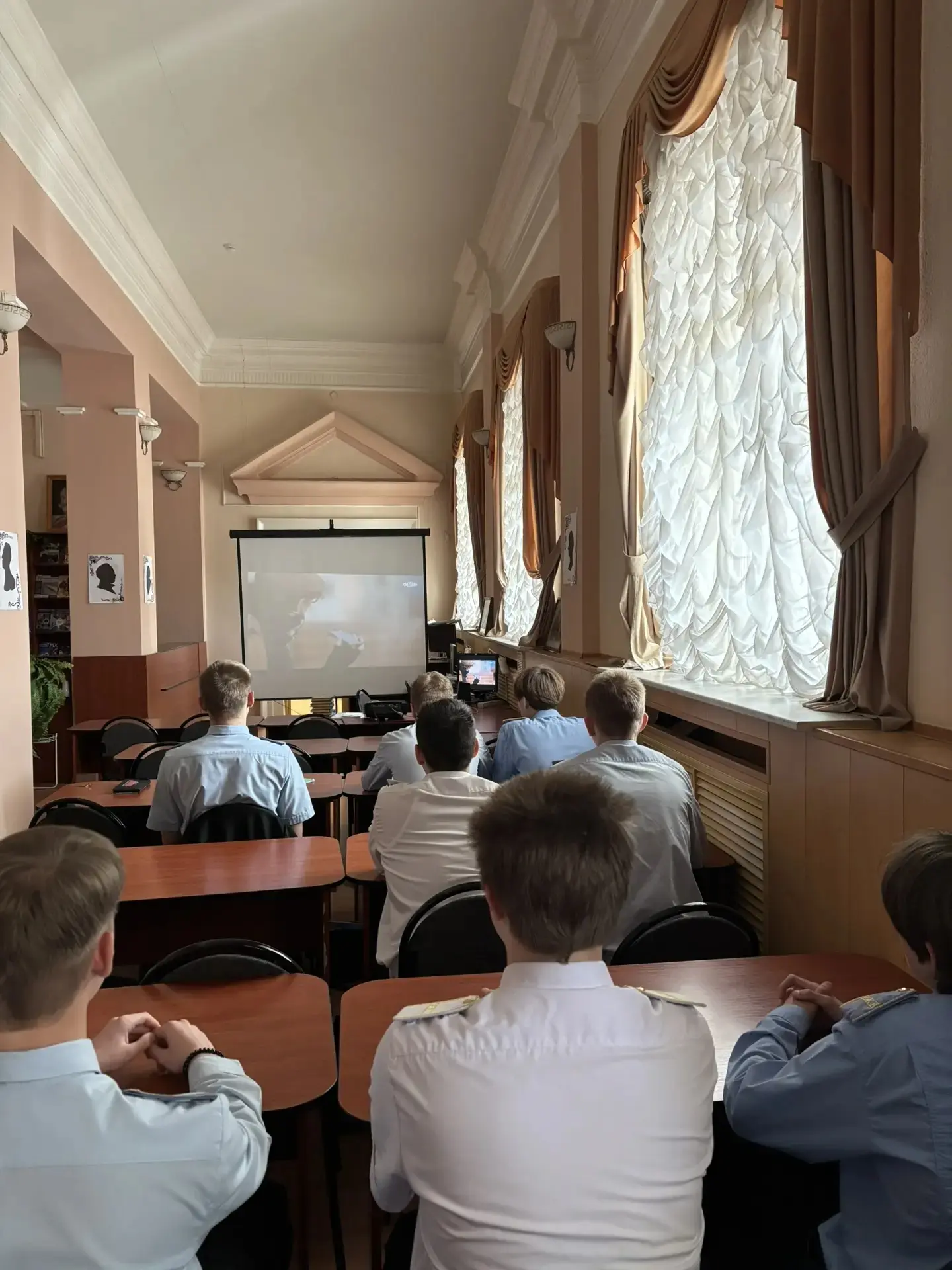 ❗СТУДЕНТЫ ЕТЖТ-филиала РГУПС ПОСМОТРЕЛИ ДОКУМЕНТАЛЬНЫЙ ФИЛЬМ «ПРЕДАТЕЛЬСТВО»❗  ❗В техникуме продолжа