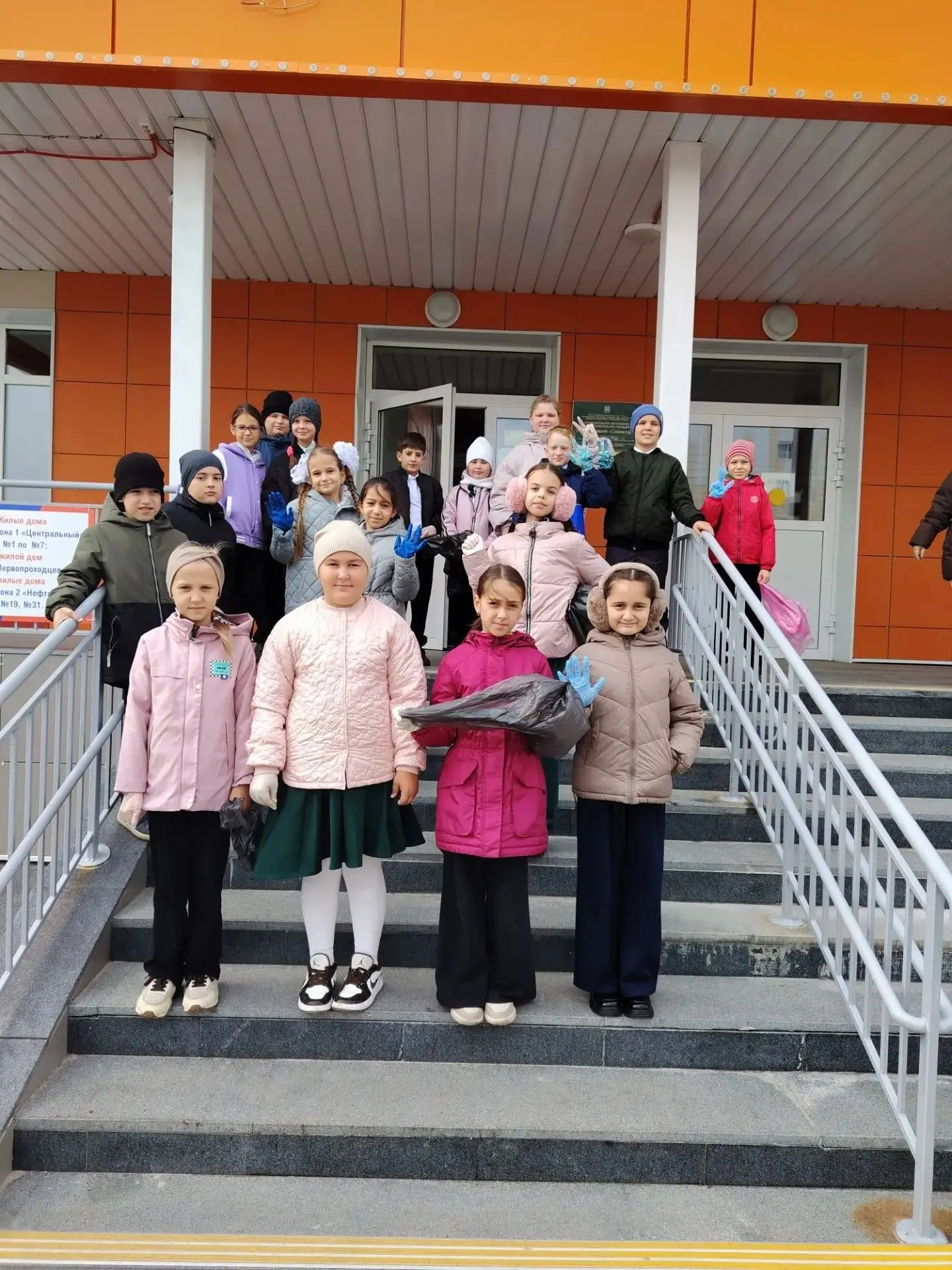 Сегодняшний день в  "Прогимназии" Созвездие" прошел под знаком заботы о природе. В рамк...