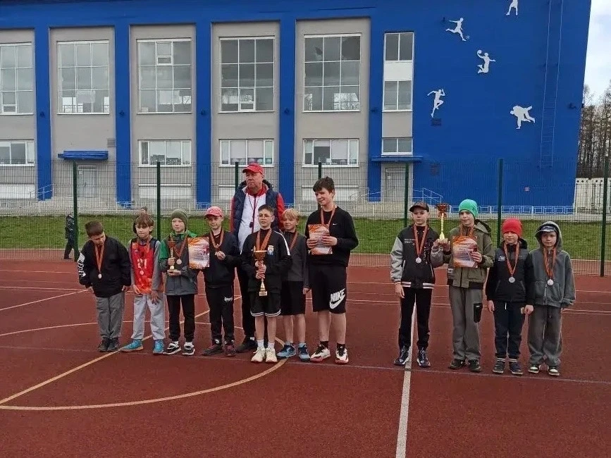 🏀 В Серове прошёл Кубок по баскетболу 3х3 «Весна Победы»  На стадионе «Металлург» состоялись соревно