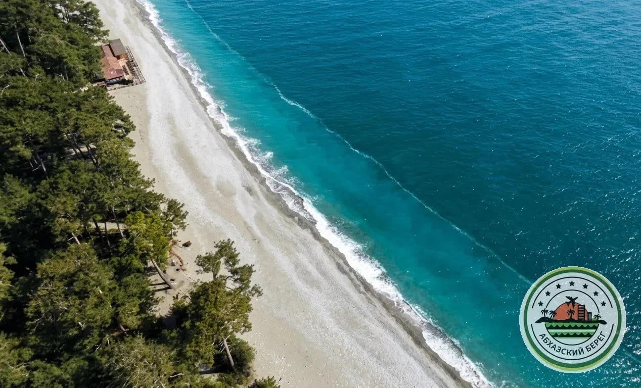 #ПИЦУНДА ул. Агрба, 3А   🏊 “ЛК-ОТЕЛЬ” с бассейном  👥 до 4 человек  Небольшой отель всего на 6 номеро