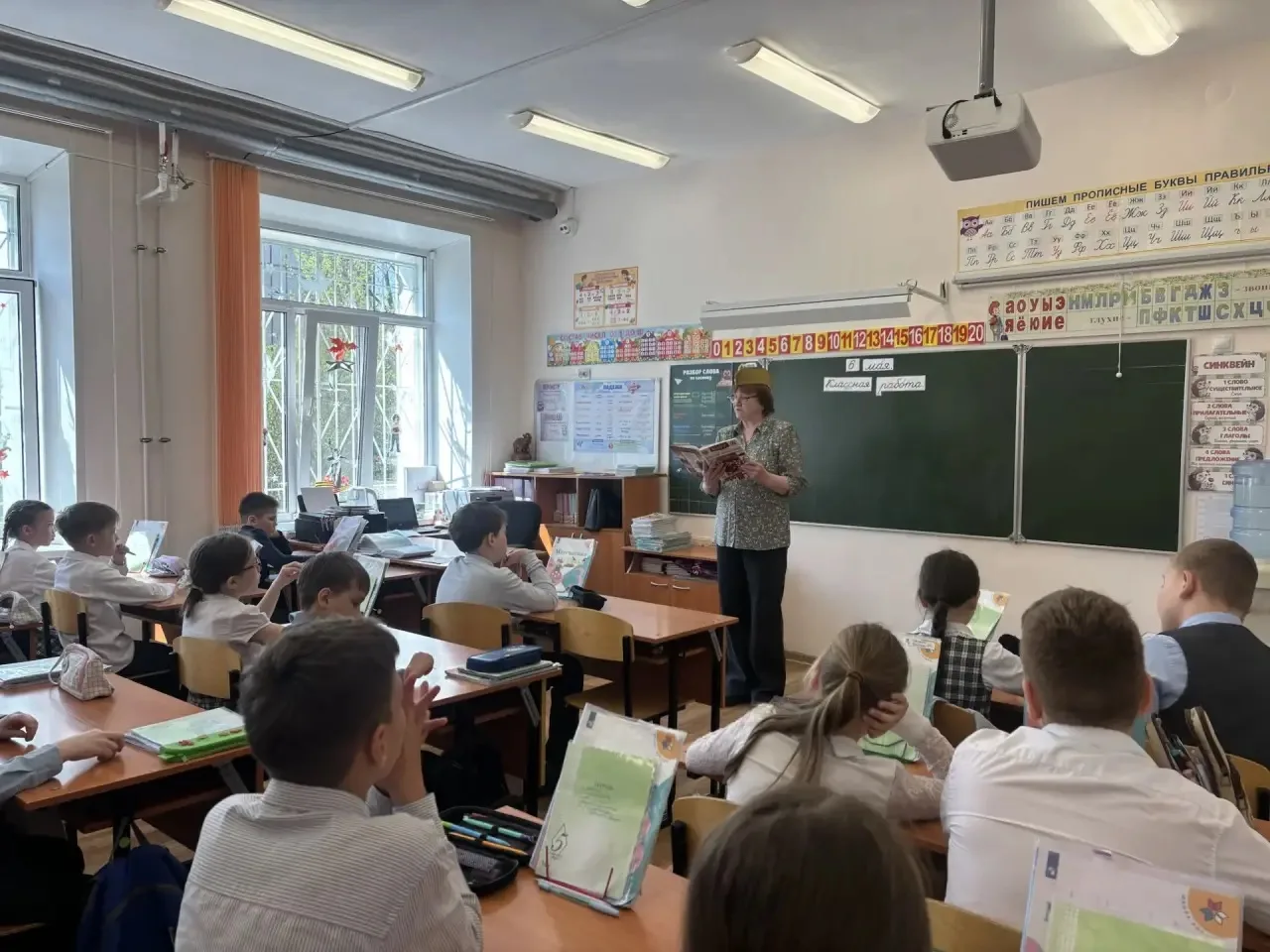 «Читаем детям о войне»  Сегодня к нам в гости приходила Медведевская Детская-Библиотека. Сотрудники 