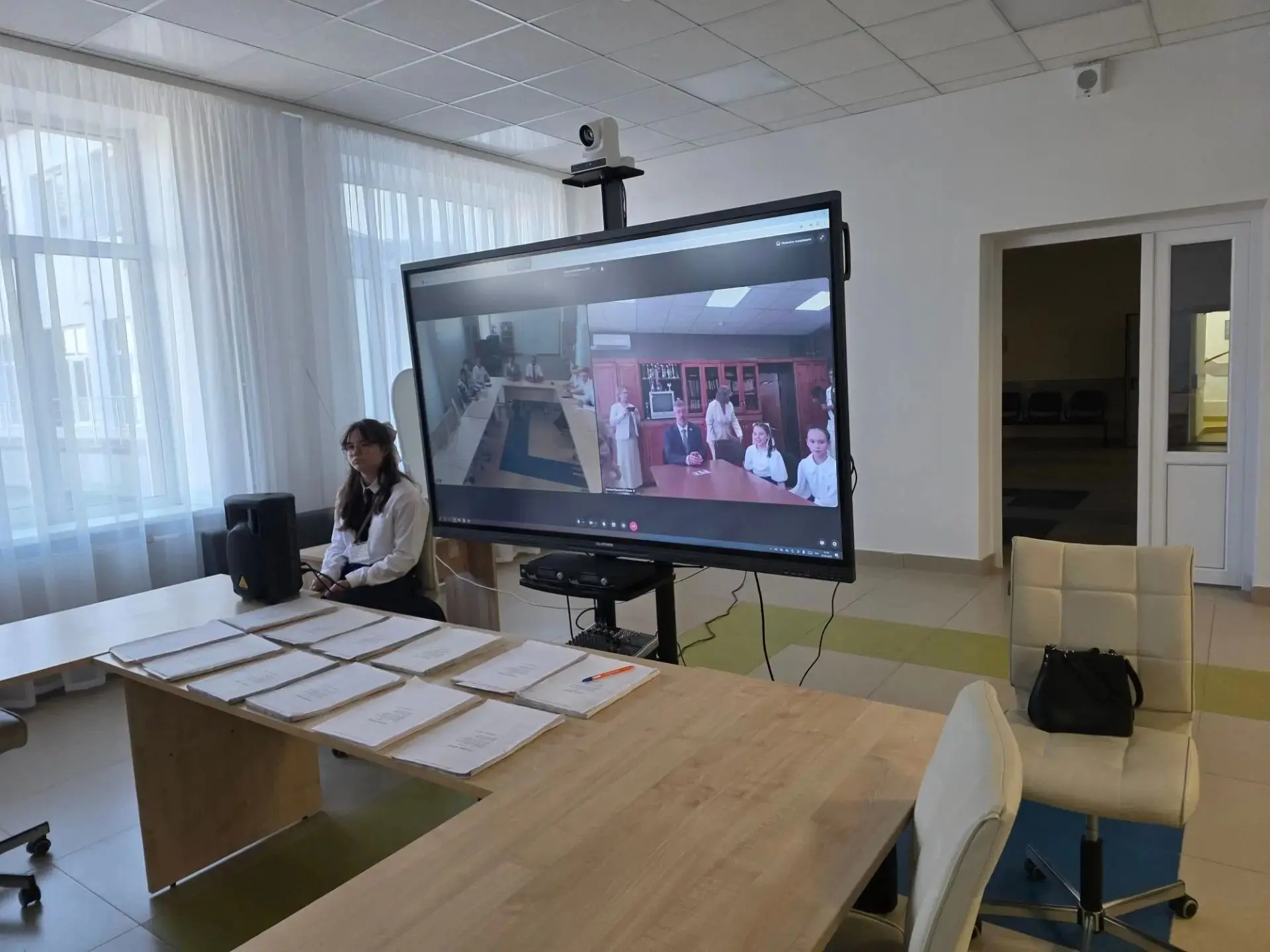 Школы-побратимы: телемост дружбы в День знаний 📡🤝Сегодня, в День знаний, наш лицей ст...
