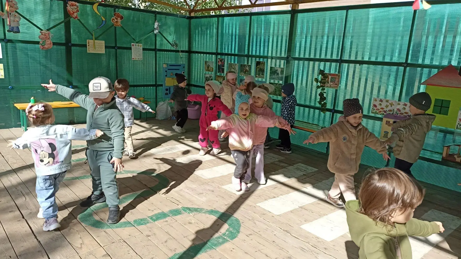 Играть мы любим очень!