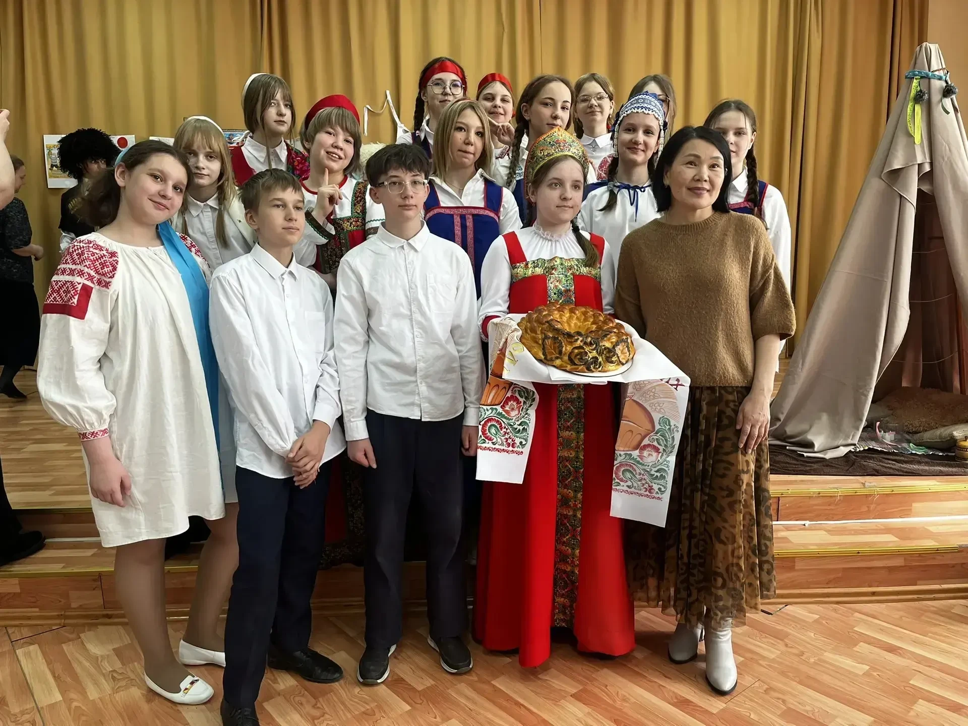 В лицее состоялся Фестиваль Дружбы народов!    В нашем лицее продолжаются мероприятия в рамках тради