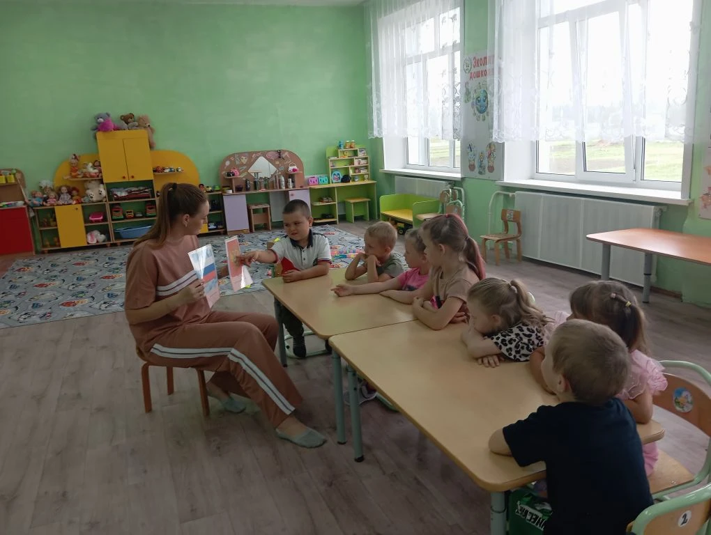 🇷🇺 12 июня в нашей стране отмечается День России. 

Это праздник свободы, мира и добра. Он символи