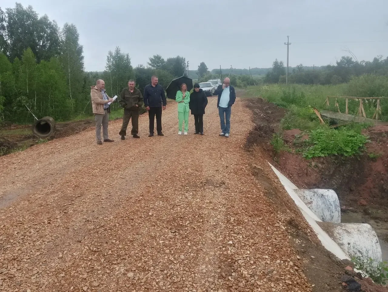 Сегодня прошла приемка восстановительных работ дамбы в д. Кондрашка.