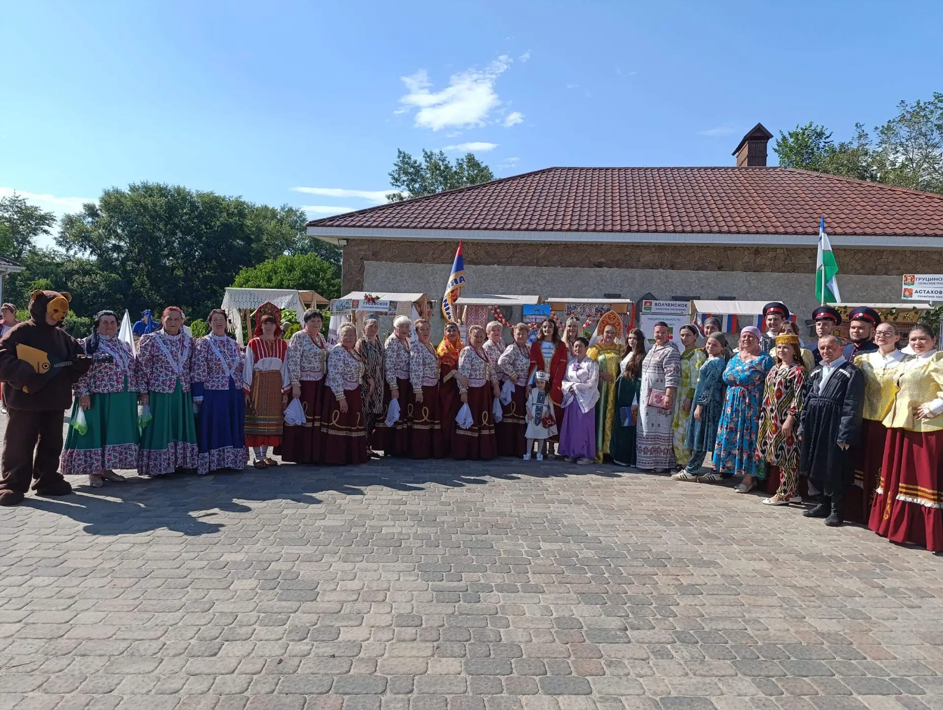 12 июня специалисты МУК "Вишневецкий ЦПСДК" Красновского сельского поселения приняли уч...