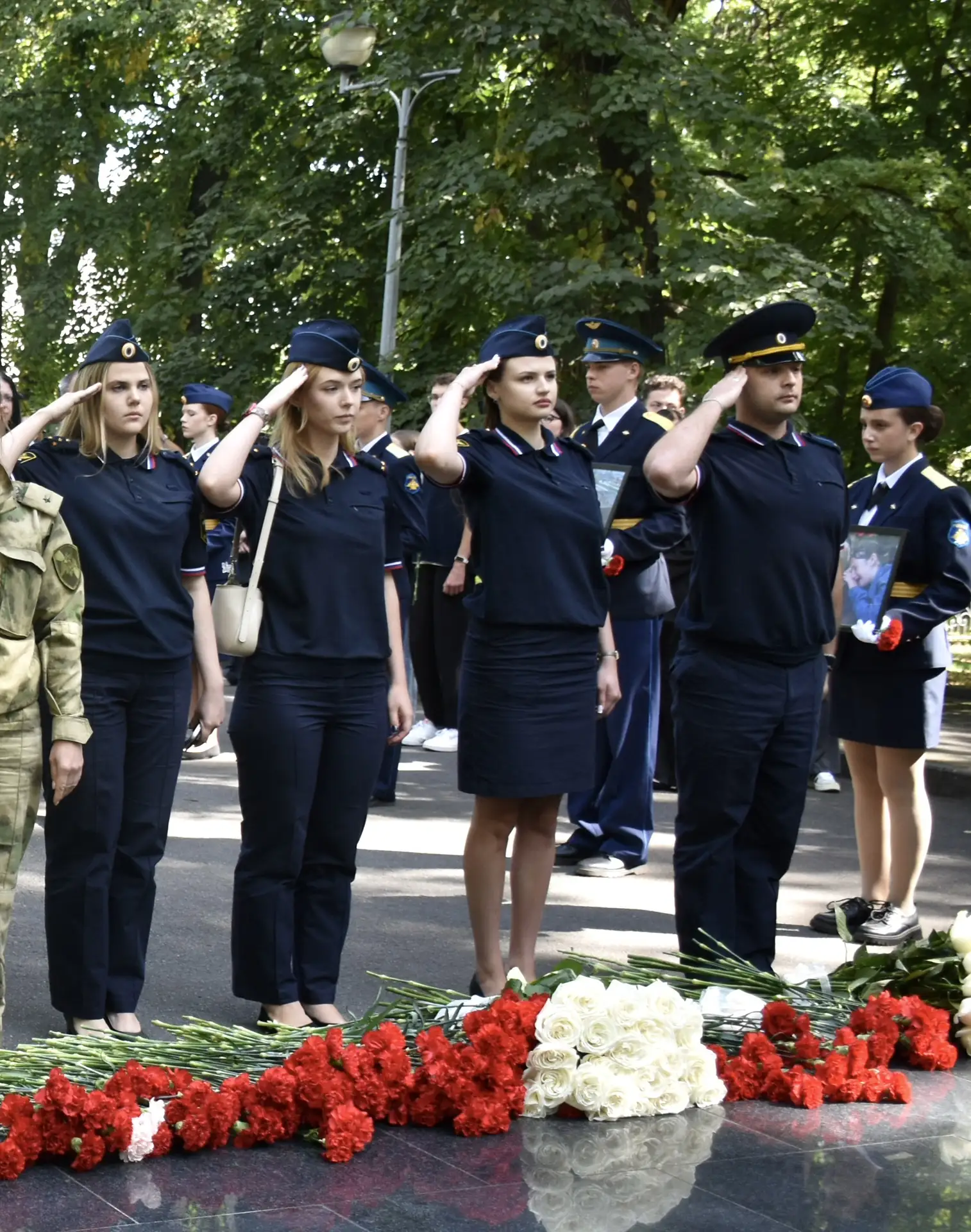 🕊️ В День солидарности борьбы с терроризмом сотрудники УФССП России по Липецкой област...