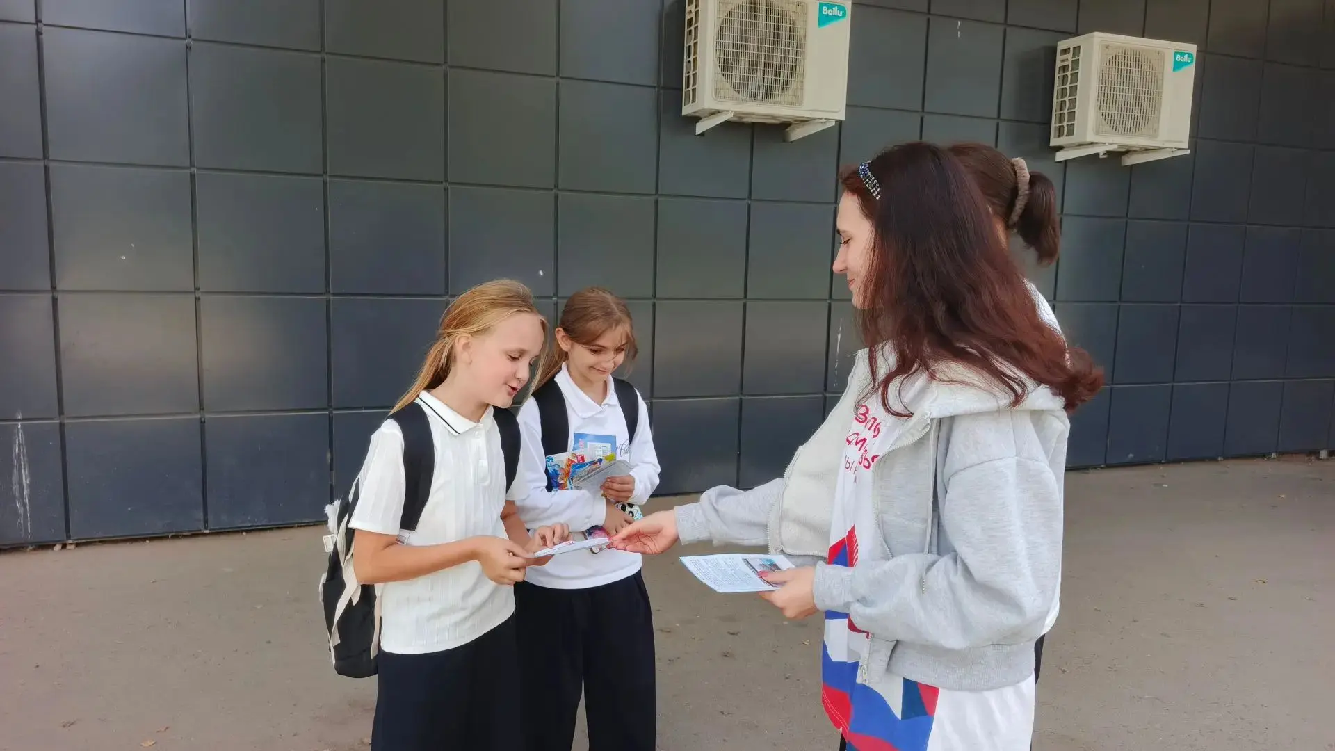 В деревне Веселево прошла антинаркотическая акция «Мы за спорт, против наркотиков!», ор...