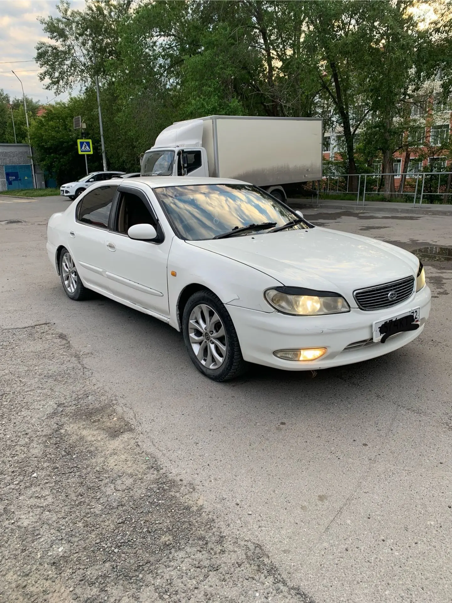 Nissan cefiro
1999 гв 
Двигатель 2 литра , работает ровно , не дымит , не троит , масло не расходует