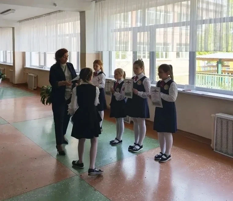 18 мая во вторых и третьих классах состоялись торжественные линейки по итогам учебного года. Отлични