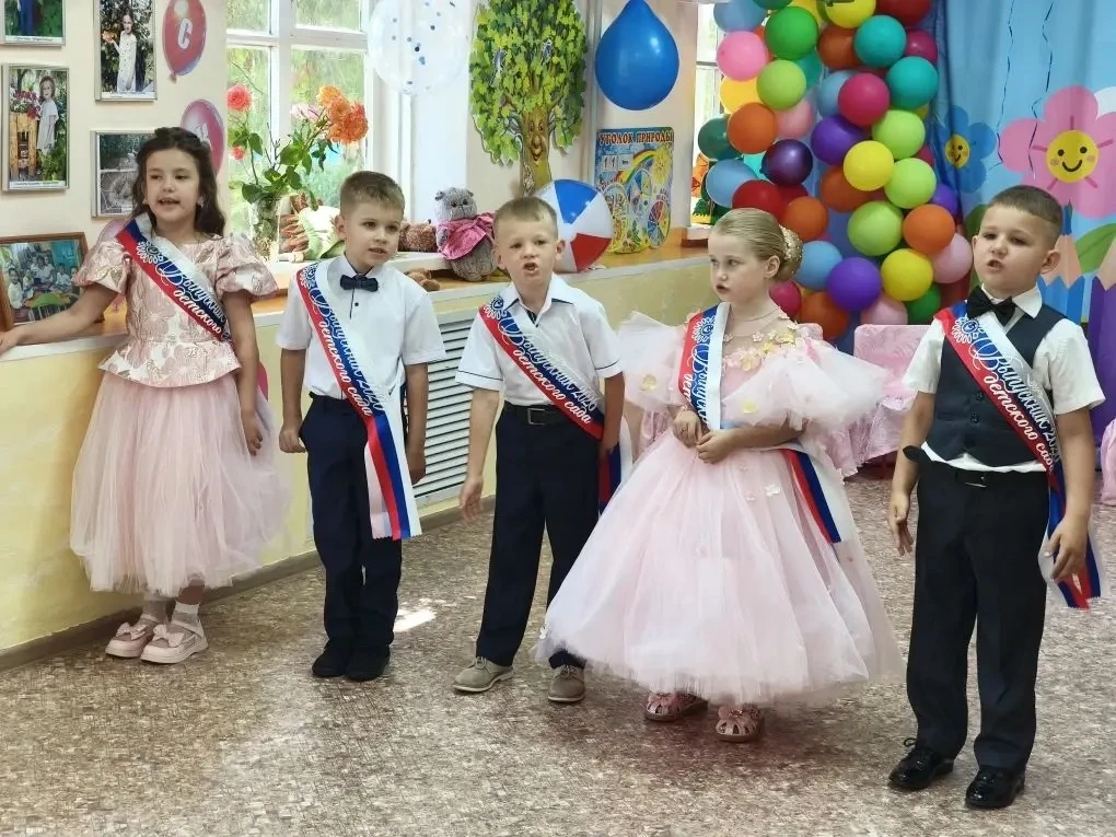 В нашем детском саду прошло праздничное мероприятие -выпускной. Поздравляем всех выпускников и их ро