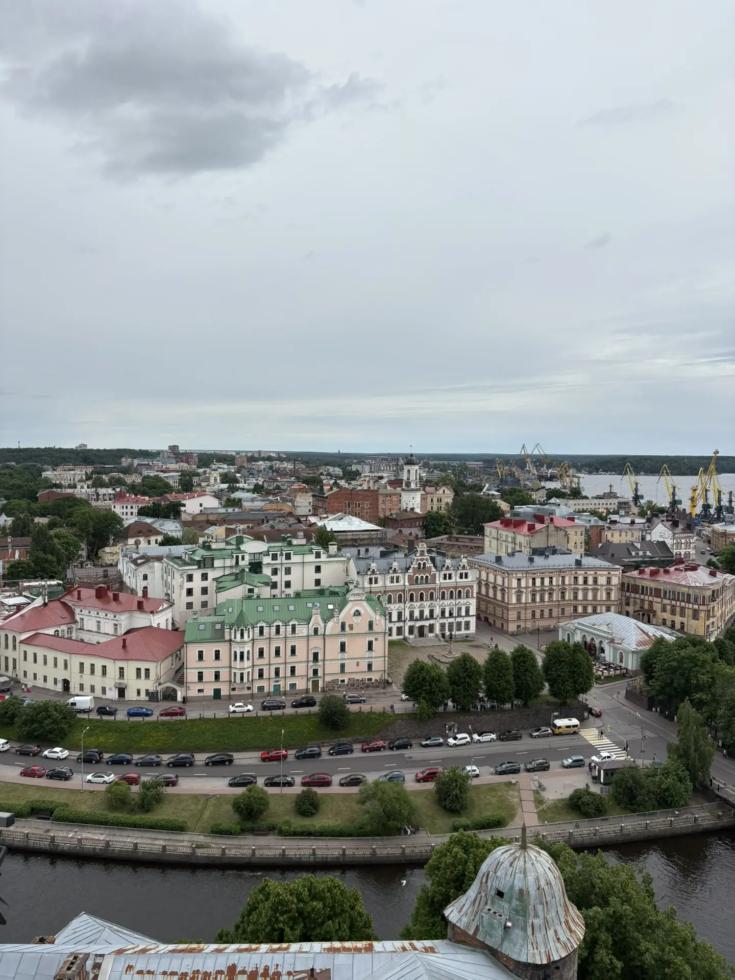 🏰 Немного уютного и атмосферного Выборга

Город максимально шикарный, особенно понравится тем кто л