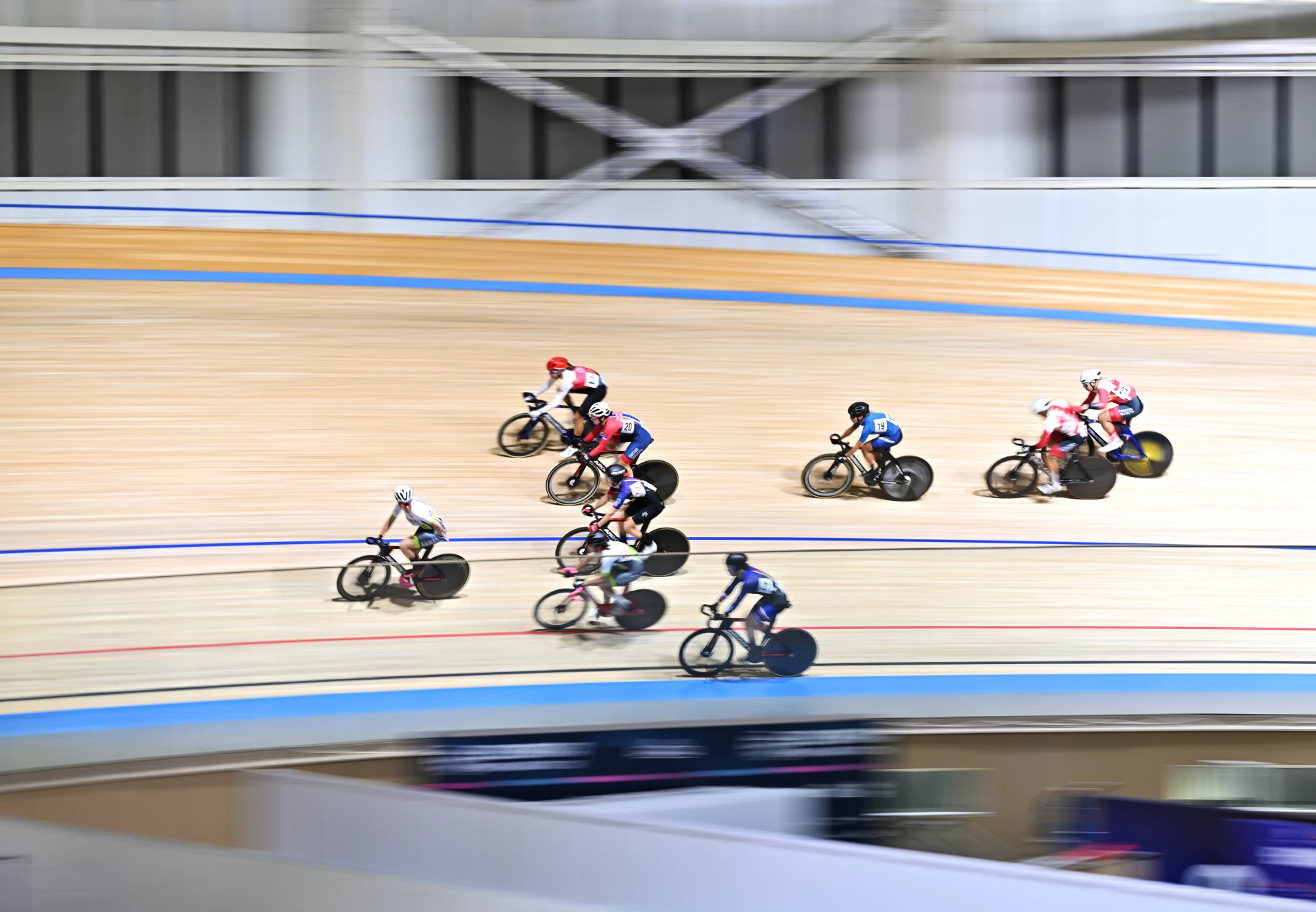 🏆🚴 Новолодский/Яковлев и Валгонен/Новолодская выиграли мэдисон на ЧР по велоспорту на...