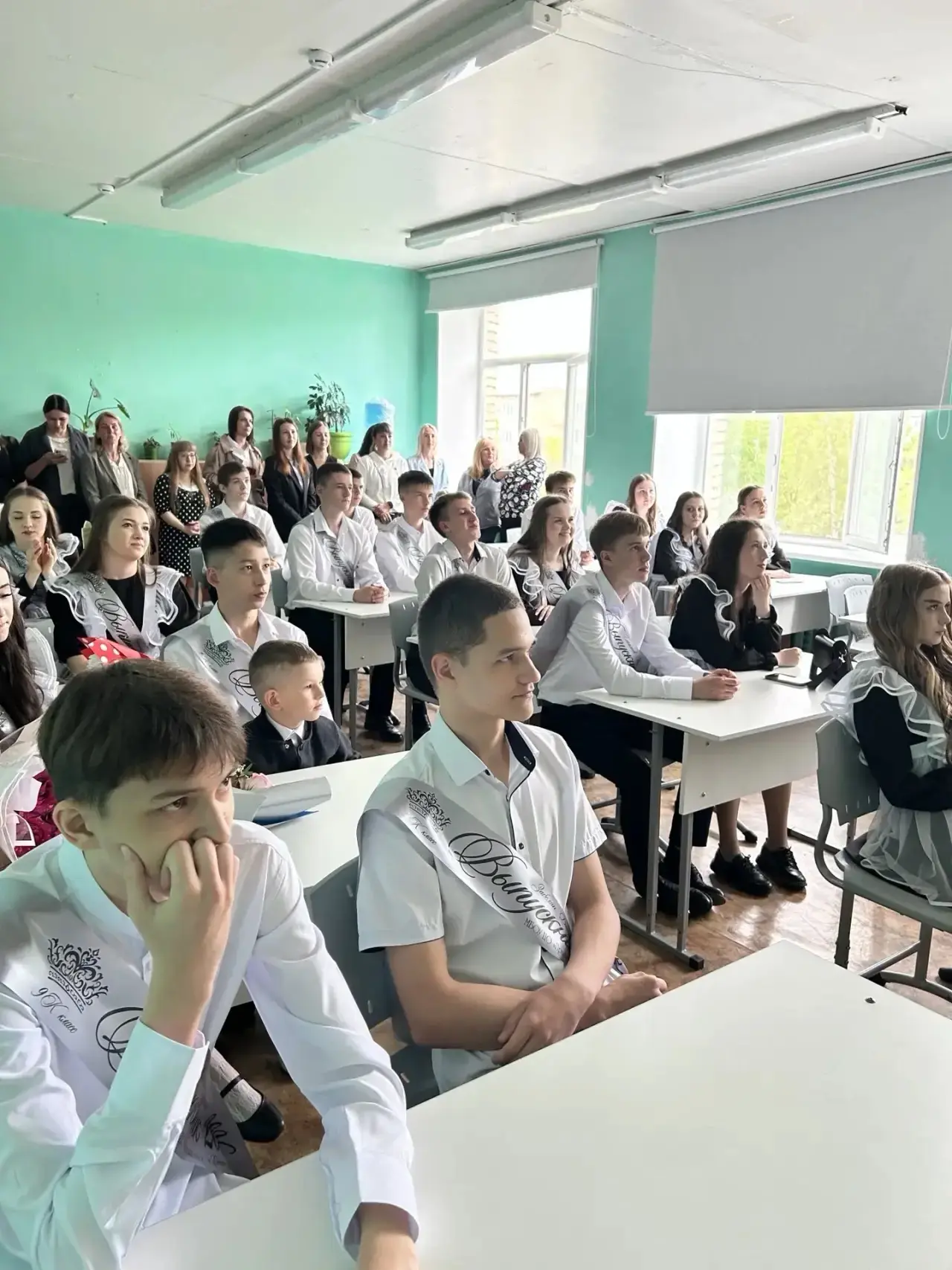 ✨Единый классный час «Навсегда в сердце» прошел 26 мая в 9-11 -х классах. ✨  💫Школьники делились впе