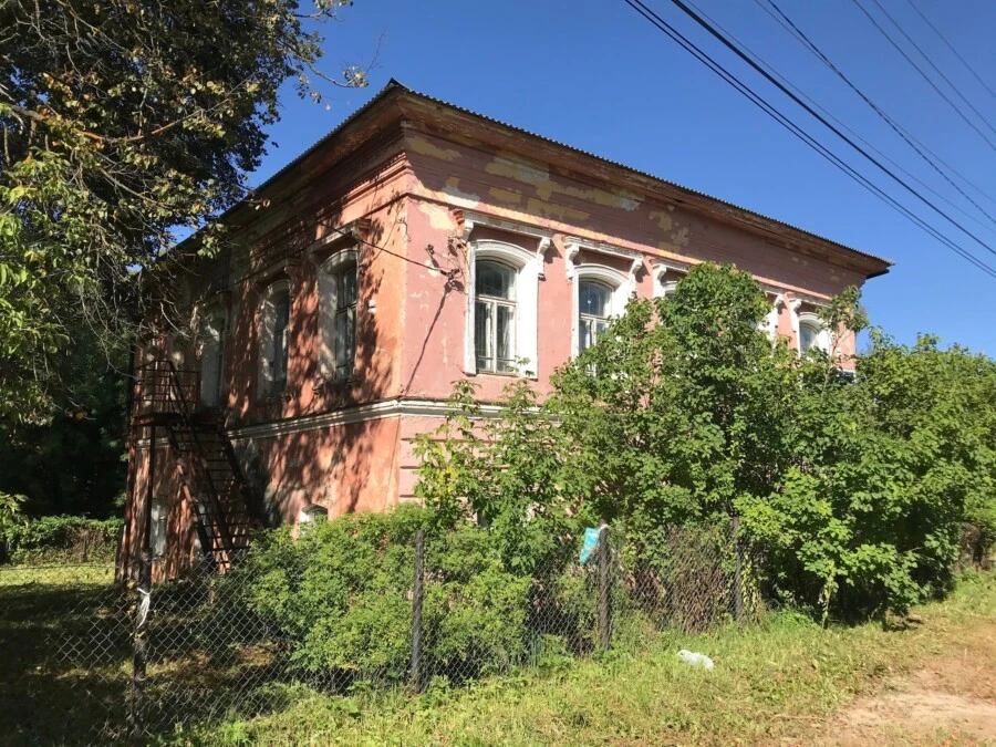 Старинный особняк на Красной площади в Костромской области выставили на продажу за рубль