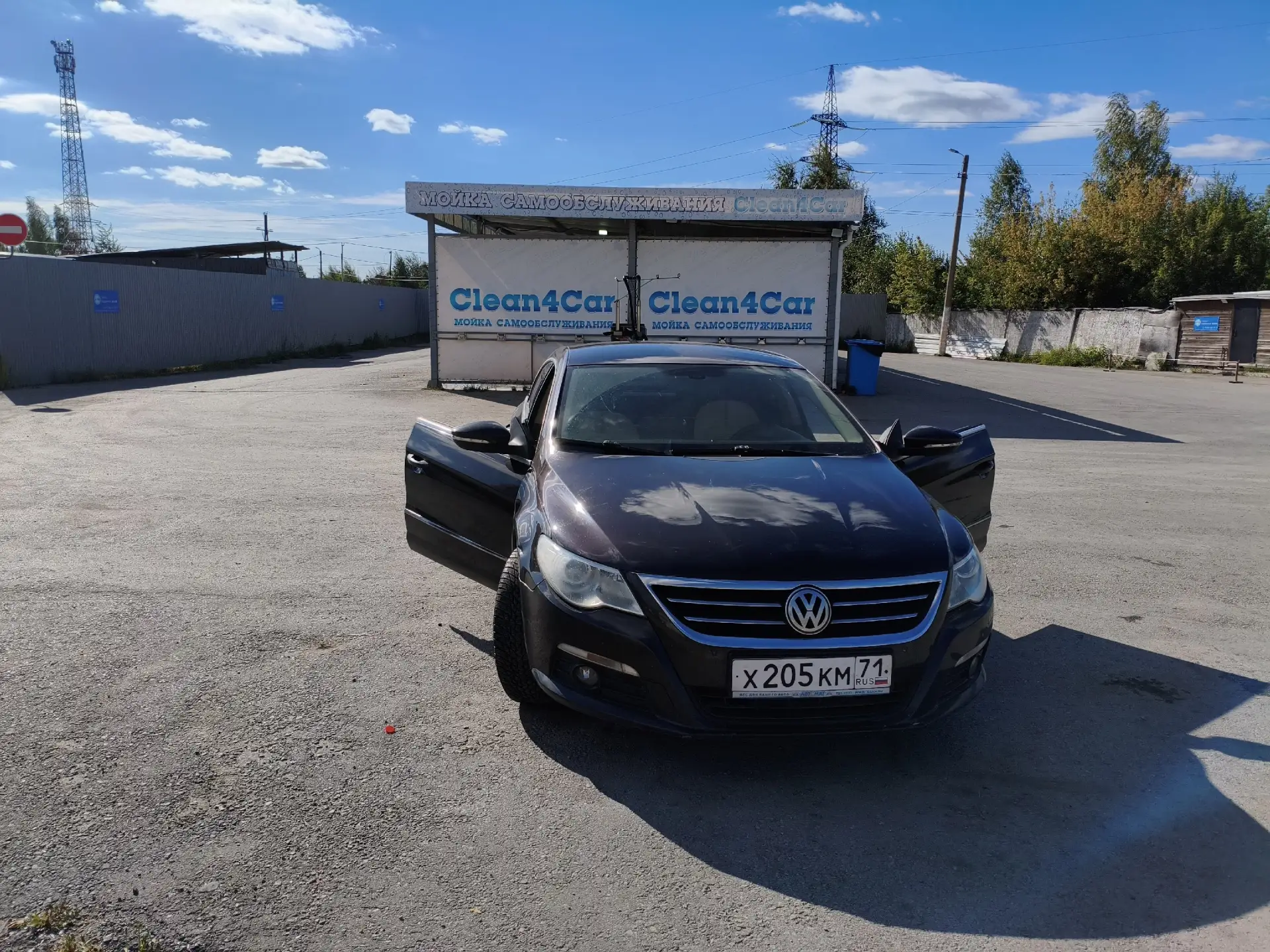Продаю свое авто пасат сс. 2009г.робот.  нужно перетрести подвеску, а так сел поехал сп...
