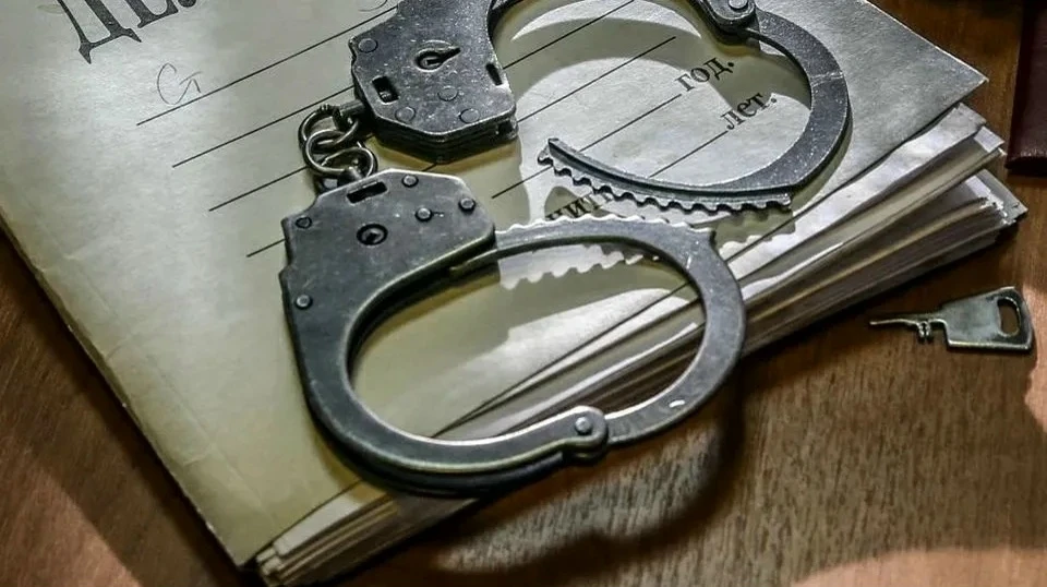 В Королёве 76-летний пенсионер стал курьером мошенников и помог украсть 3,5 миллиона ру...