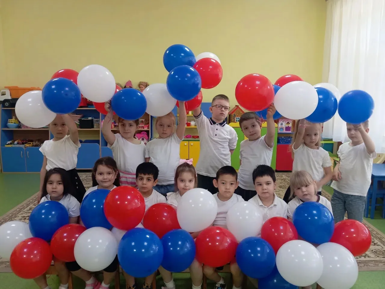 Сегодня наши маленькие патриоты отметили День России — главный государственный праздник страны, кото