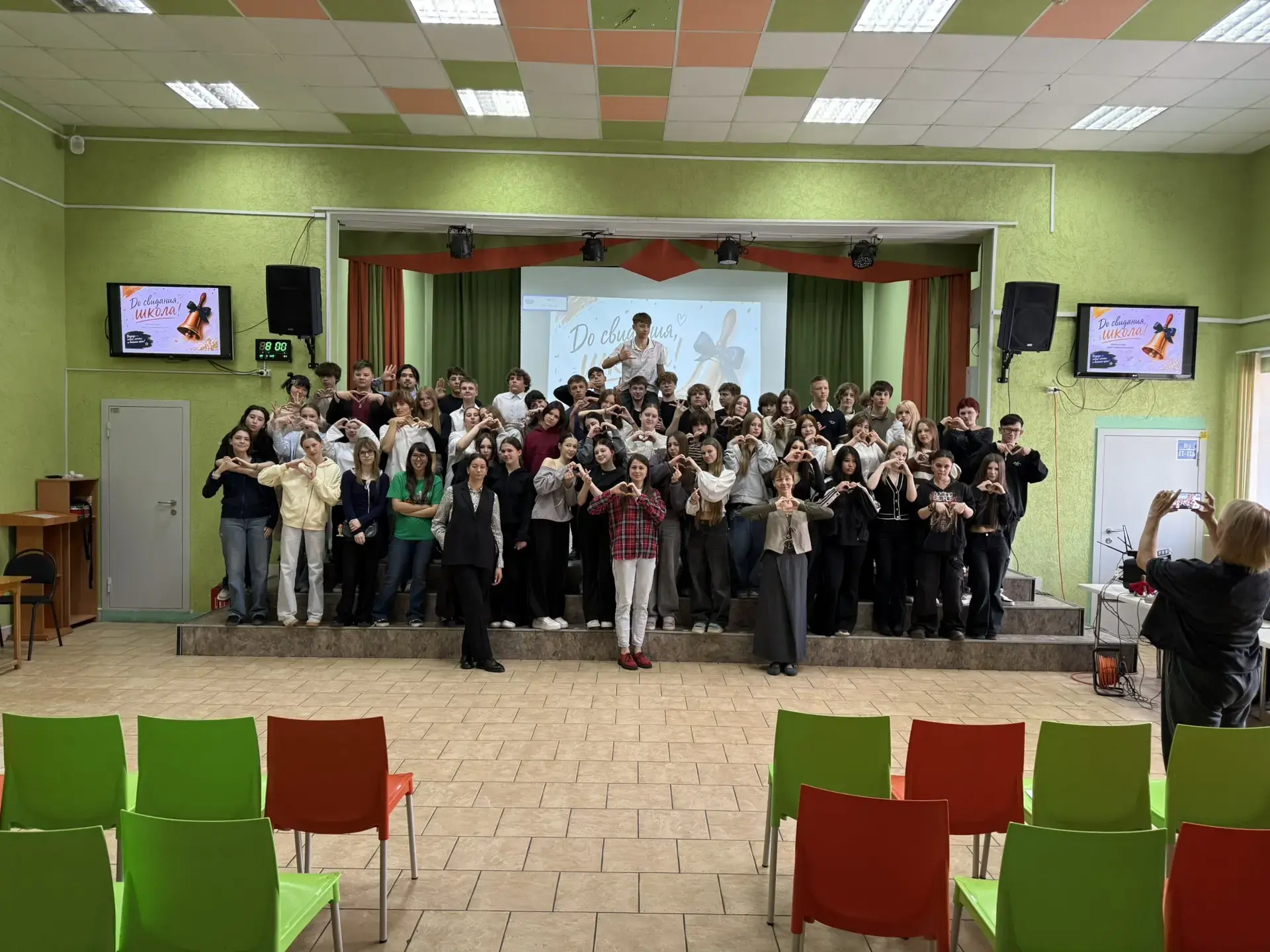 Подготовка к празднику «Последний звонок» в нашей школе стала настоящим творческим путе...