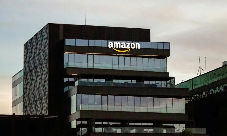 Сотрудники Amazon ставят себе фейковые задачи, потому что их заставляют использовать ИИ
